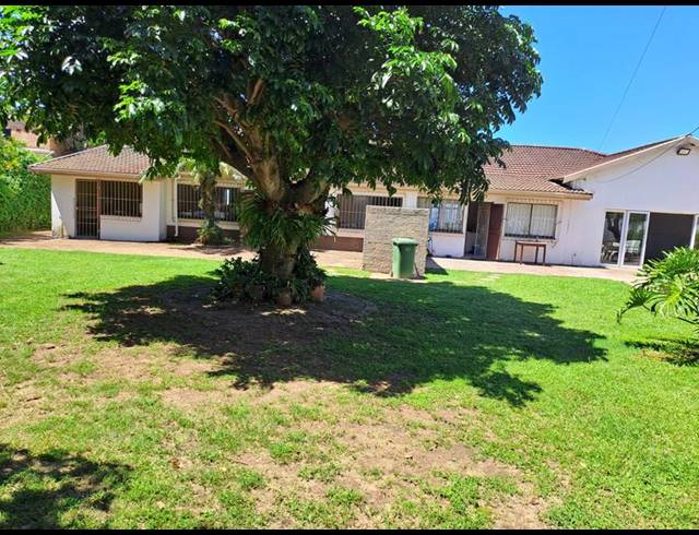 5 BEDROOM HOUSE FOR SALE IN MANABA BEACH